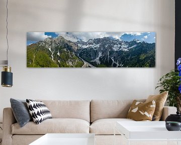 Vue aérienne des montagnes de Zgornje Jezersko au printemps sur Sjoerd van der Wal Photographie