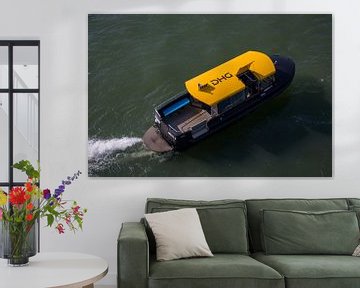 De watertaxi in Rotterdam vlak voor vertrek van scheepskijkerhavenfotografie