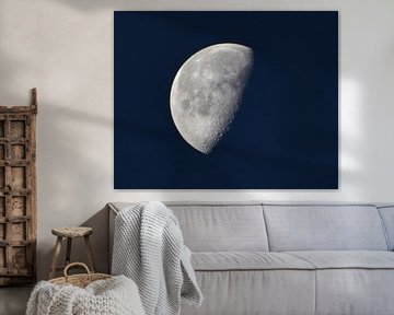 La lune d'octobre dans la nuit sur Claude Laprise