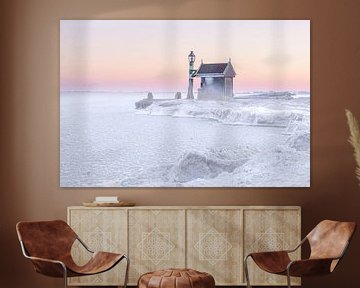Hafenkopf Volendam mit zugefrorenem Markermeer | Reisefotografie Druck | Niederlande von Kimberley Jekel