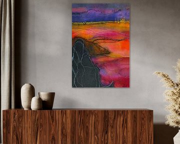 Indian Summer. Abstract landschap in roze en rode kleuren. Mixed media van Ineke de Rijk