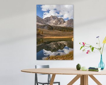 Mooi spiegelend bergmeer in de Franse Alpen - Queyras, Frankrijk