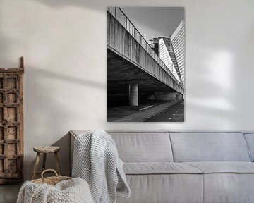 Regarder Rotterdam moderne | Architecture Willemswerf Willemsbrug | tirage photo noir et blanc sur Rebecca van der Schaft