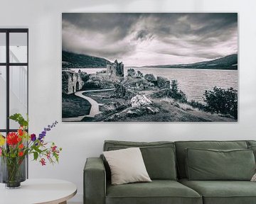 Ruines du château d'Urquhart, au bord du lac du Loch Ness, dans les Highlands écossais.  L'Écosse de luxe ! sur Jakob Baranowski - Photography - Video - Photoshop