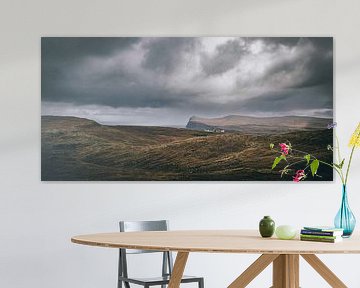 Neist Point klif in idyllisch Schotland bij de Highlands op het eiland Skye. van Jakob Baranowski - Photography - Video - Photoshop