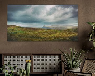 Neist Point klif in idyllisch Schotland bij de Highlands op het eiland Skye. van Jakob Baranowski - Photography - Video - Photoshop