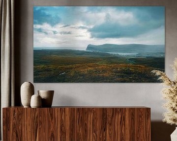 Neist Point - klif in idyllisch Schotland bij de Highlands op het eiland Skye. van Jakob Baranowski - Photography - Video - Photoshop