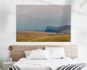 Neist Point - klif in idyllisch Schotland bij de Highlands op het eiland Skye. van Jakob Baranowski - Photography - Video - Photoshop