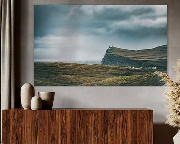 Neist Point - klif in idyllisch Schotland bij de Highlands op het eiland Skye. van Jakob Baranowski - Photography - Video - Photoshop