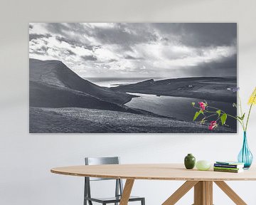 Verlaten eenzaamheid bij Neist Point. Isle of Skye in Groot-Brittannië. Panorama klif in de Schotse Hooglanden! van Jakob Baranowski - Photography - Video - Photoshop