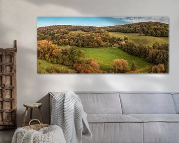 Drohnenpanorama von Teuven in Herbstfarben von John Kreukniet