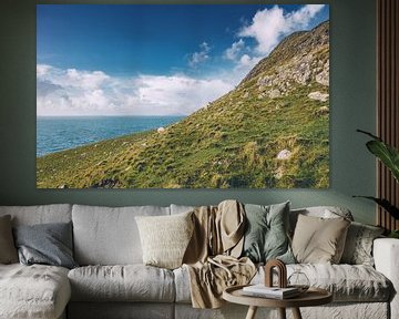 Isle of Skye met schapen op de klif van Jakob Baranowski - Photography - Video - Photoshop