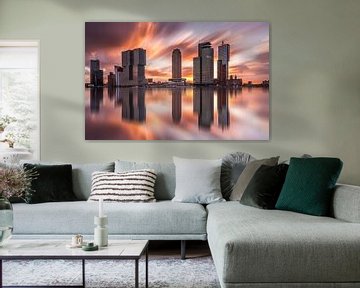 Skyline von Rotterdam bei Sonnenaufgang von Ilya Korzelius
