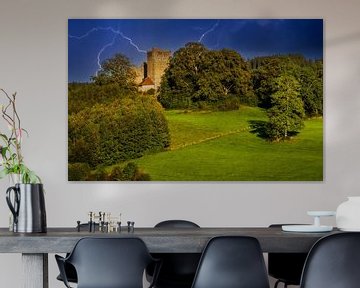 Orage sur le château de Sulzberg dans l'Allgäu sur ManfredFotos