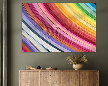 Colour your day 1 (abstraktes, buntes Foto von Papier in Regenbogenfarben)) von Birgitte Bergman
