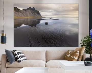 Vestrahorn Mountain - Stokksnes (IJsland) van Marcel Kerdijk