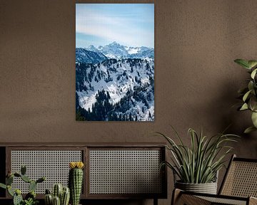 Winteruitzicht op de Hochvogel en de Allgäuer Alpen van Leo Schindzielorz