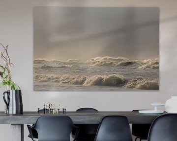 Wellen am Strand der Insel Texel in der Wattenmeerregion