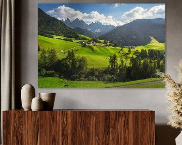Dolomiten, Blick auf Santa Magdalena und Geislerspitzen. von Stefano Orazzini