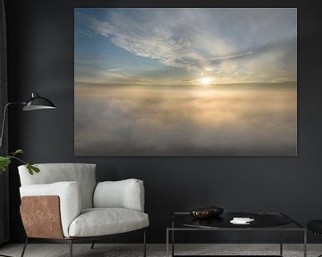 Ciel au-dessus des nuages et lumière du soleil au-dessus des nuages cotonneux sur Sjoerd van der Wal Photographie