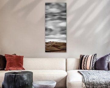 Toscane portret panorama met prachtige wolken en glooiende heuvels en velden van Voss fotografie