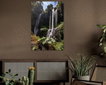 Chute d'eau Sekumpul, gorge verte à Buleleng, Bali, Indonésie sur Fotos by Jan Wehnert