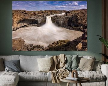 Aldeyarfoss met regenboog, IJsland van Adelheid Smitt