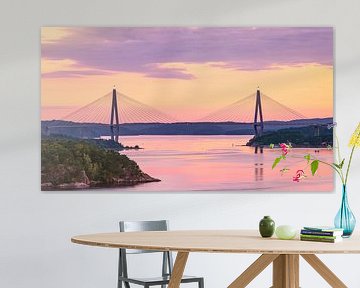 Uddevalla brug met zonsondergang, Zweden van Adelheid Smitt