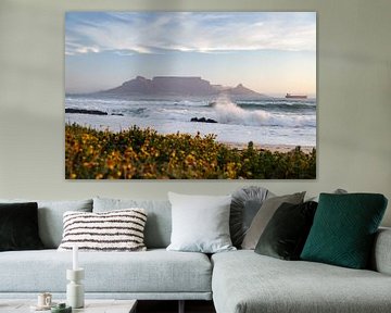 Uitzicht op Tafelberg bij Kaapstad vanaf Bloubergstrand van Marika Rentier