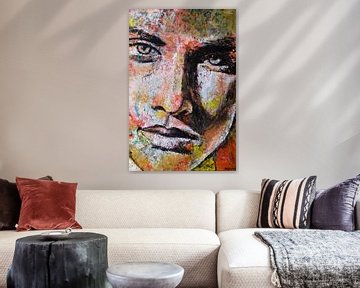 Peinture en gros plan d'un visage puissant