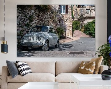 Fiat 500 in Spello, Italy by Jorick van Gorp