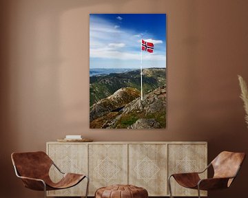 Noorse vlag in de bergen van Ulriken bij Bergen van Stefan Dinse