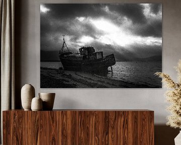 Shipwreck in black and white by Theo Fokker