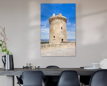 Turm des Schlosses Bellver, Mallorca | Reisefotografie von Kelsey van den Bosch