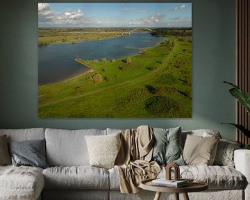 Überschwemmungsgebiete und Eisenbahnbrücke bei Culemborg von Moetwil en van Dijk - Fotografie