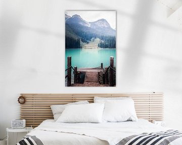 Houten steiger aan Emerald Lake Canada | reisfotografie | fotobehang van Laura Dijkslag