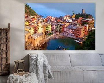 Golden Hour in Vernazza, Cinque Terre, Italië van Floris Trapman