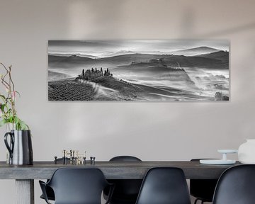 Paysage avec ferme en Toscane en noir et blanc sur Manfred Voss, Schwarz-weiss Fotografie