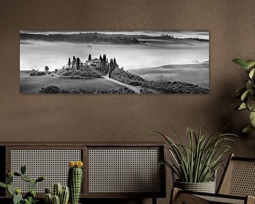 Stimmungsvolle Toskana Landschaft in schwarz weiß von Manfred Voss, Schwarz-weiss Fotografie