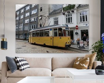 Ouderwetse tram in Bergen Noorwegen van Patrick Verhoef