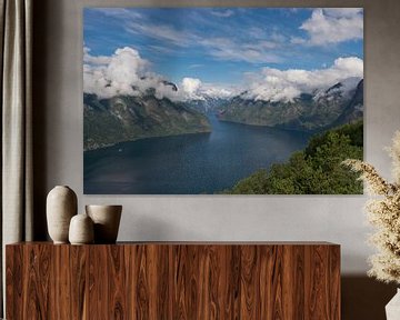 Uitzicht vanaf Stegastein over het Aurlandsfjord in Noorwegen