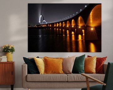 Pont De Oversteek à Nijmegen la nuit sur Marjo Snellenburg