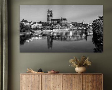 Magdeburg mit Altstadt-Skyline und historischer Hubbrücke von Frank Herrmann