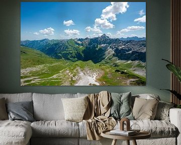 Blick auf das Hintersteiner Tal und den Hochvogel von Leo Schindzielorz