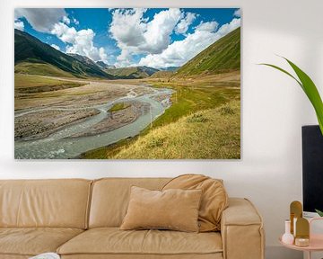 Truso Valley in Georgië van Leo Schindzielorz