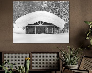 Haus mit Schnee in Japan von Menno Boermans