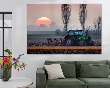 tractor voor de zon van Roel Dijkstra
