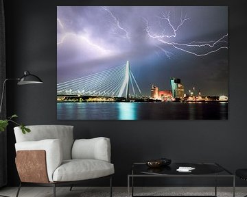 Blitzschlag über Rotterdam von Roel Dijkstra