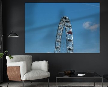 London Eye met strak blauwe lucht. von Maurice Welling