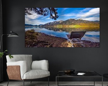 Une chaise longue au bord du lac Wolfgangsee sur Christa Kramer